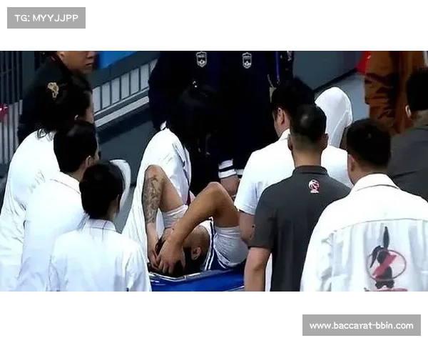 张镇麟隔扣震撼全场掀起高潮激烈比赛瞬间引爆观众热血沸腾