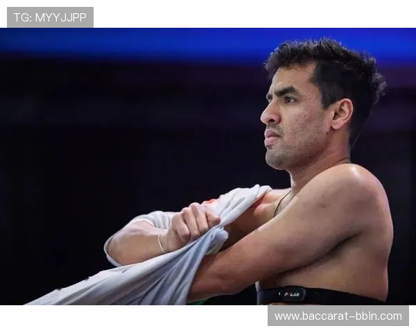 在印度金奈站训练馆内,杜凯琹拍摄运动员训练精彩瞬间 在印度金奈站训练馆内,杜凯琹拍摄运动员训练精彩瞬间