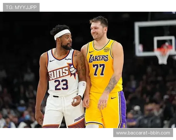 湖人卡位战告捷小里31分引领全队古德温击掌热血庆贺胜利时刻瞬